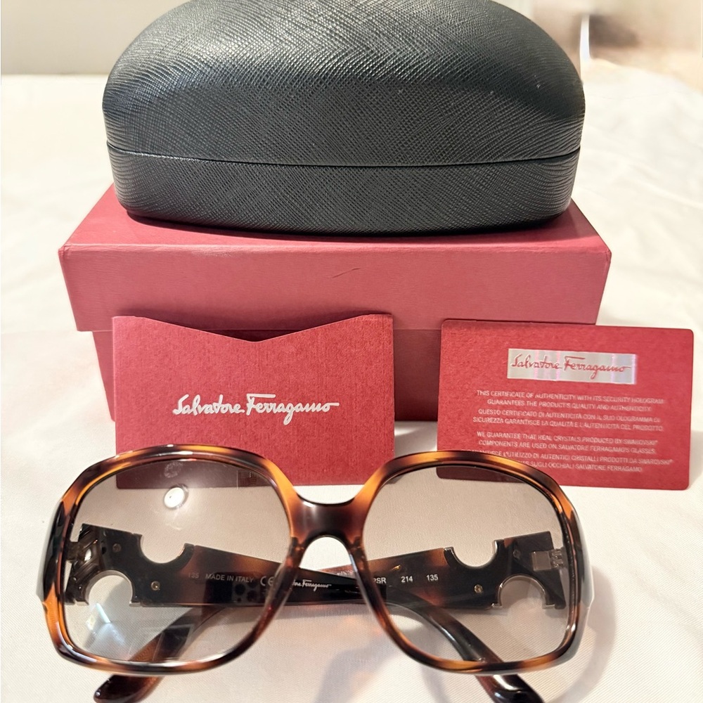 Salvatore Ferragamo Luxury Sunglasses SF642SR Made in Italy with Certificate - Picture 5 of 11
